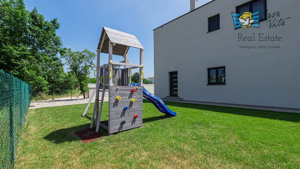 House, 279 m2, For Sale, Poreč