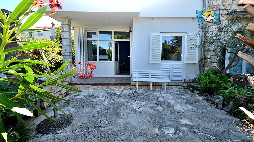 Groundfloor apartment 100m from the beach