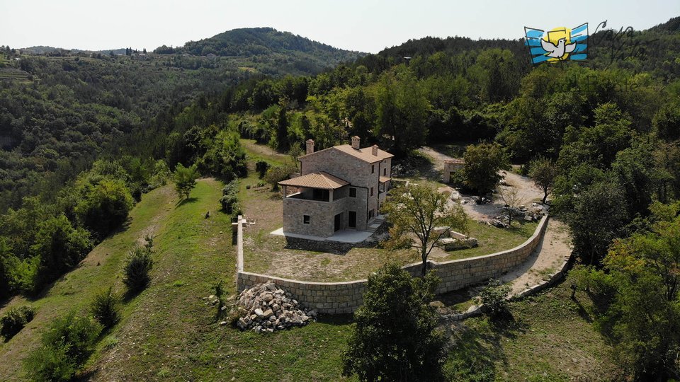 Villa auf einem schönen Grundstück in der Nähe von Motovun!