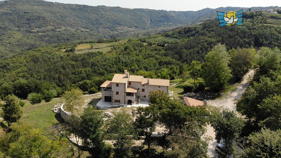Villa su una bellissima proprietà vicino a Montona!