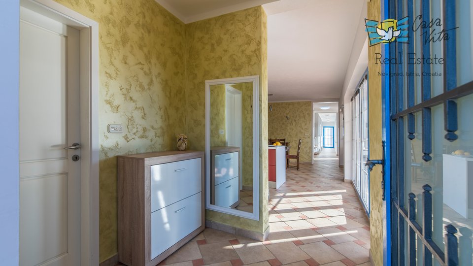 House, 319 m2, For Sale, Poreč