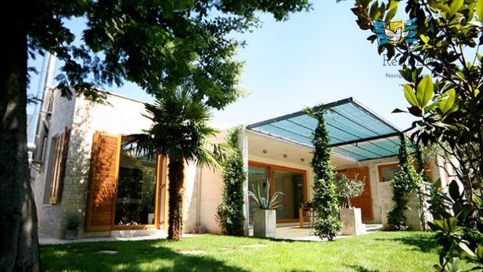 Modern house in a great location in Novigrad, 350m from the sea!