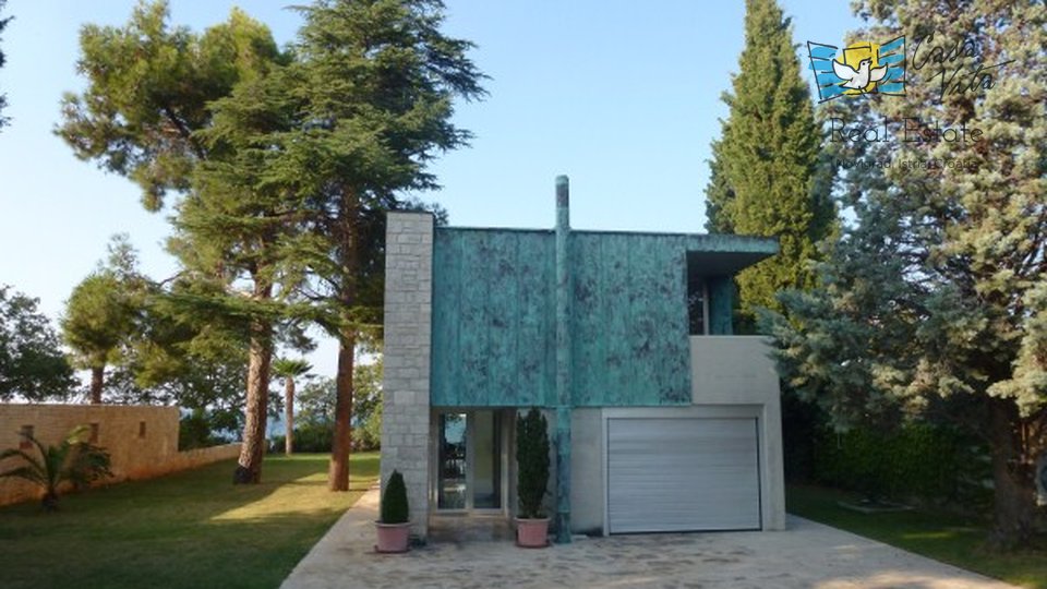 House, 550 m2, For Sale, Umag - Lovrečica