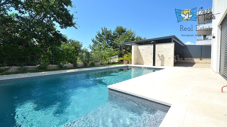 Modern house with swimming pool in Novigrad!