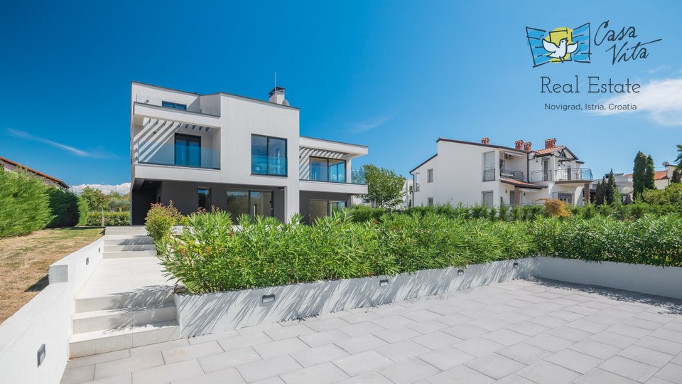 House, 292 m2, For Sale, Poreč