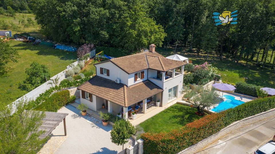 Schöne und moderne Villa in der Nähe von Poreč!