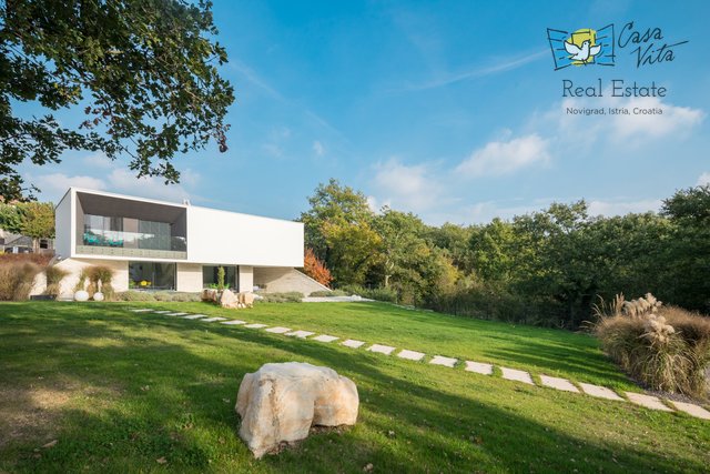 Villa of modern architecture near the city of Poreč!