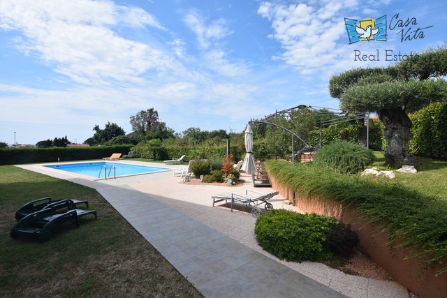Apartment in Novigrad with a swimming pool and a beautiful view of the sea!