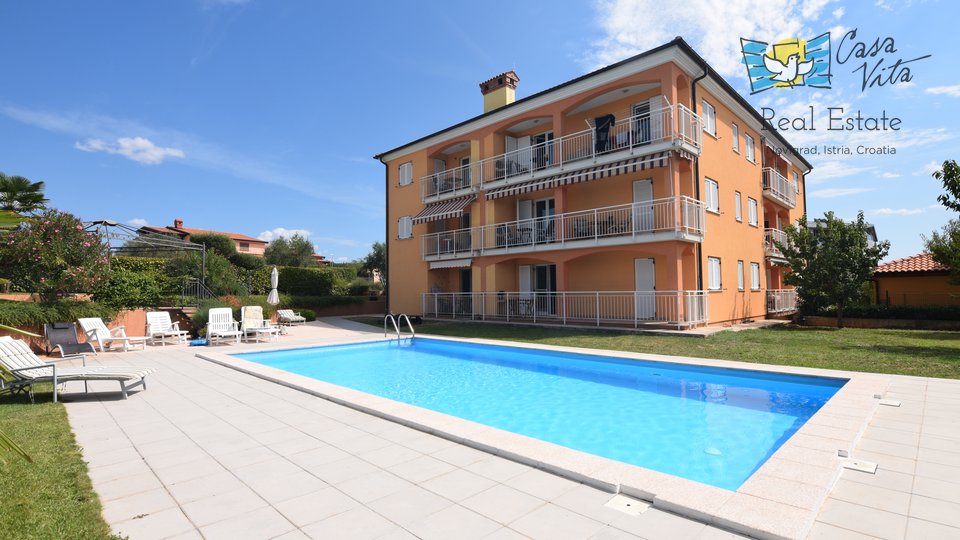 Apartment in Novigrad with a swimming pool and a beautiful view of the sea!