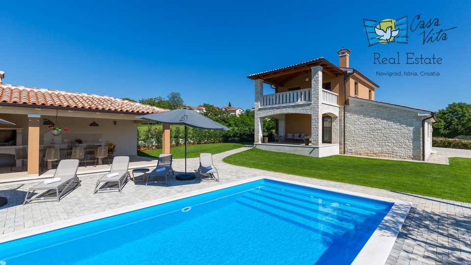 Poreč! Villa with a large garden and swimming pool!