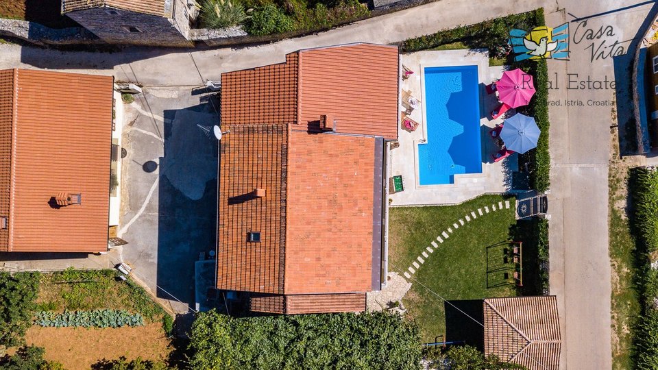 House, 350 m2, For Sale, Svetvinčenat