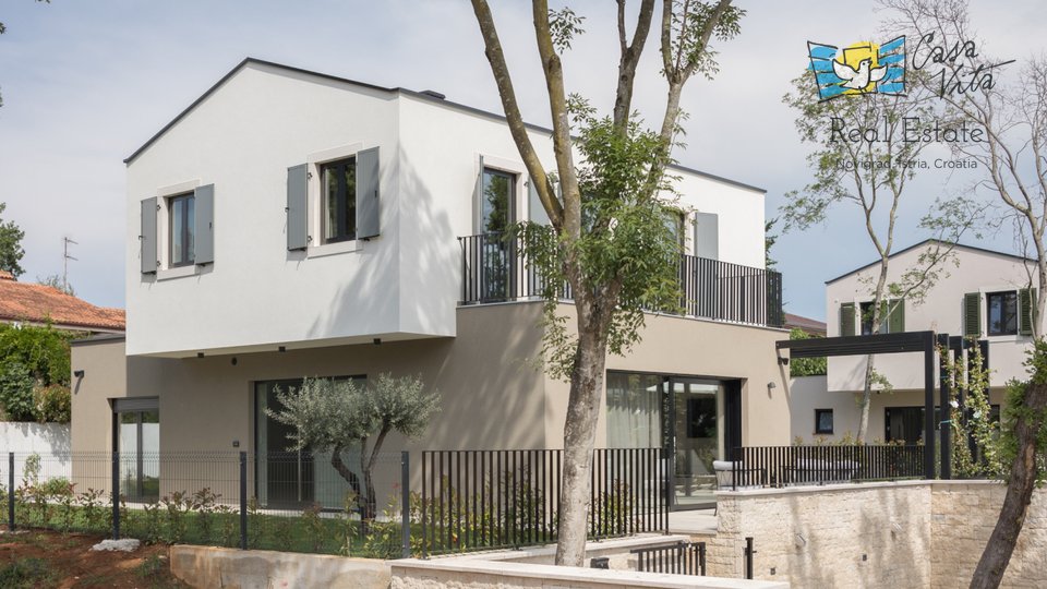 A wonderful modern villa in the immediate vicinity of the sea and the center of Poreč!