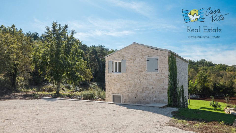 Stone house in the vicinity of Buje with a large garden!
