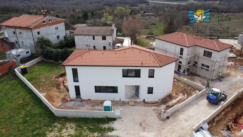 Samostojeća kuća u Istri s bazenom