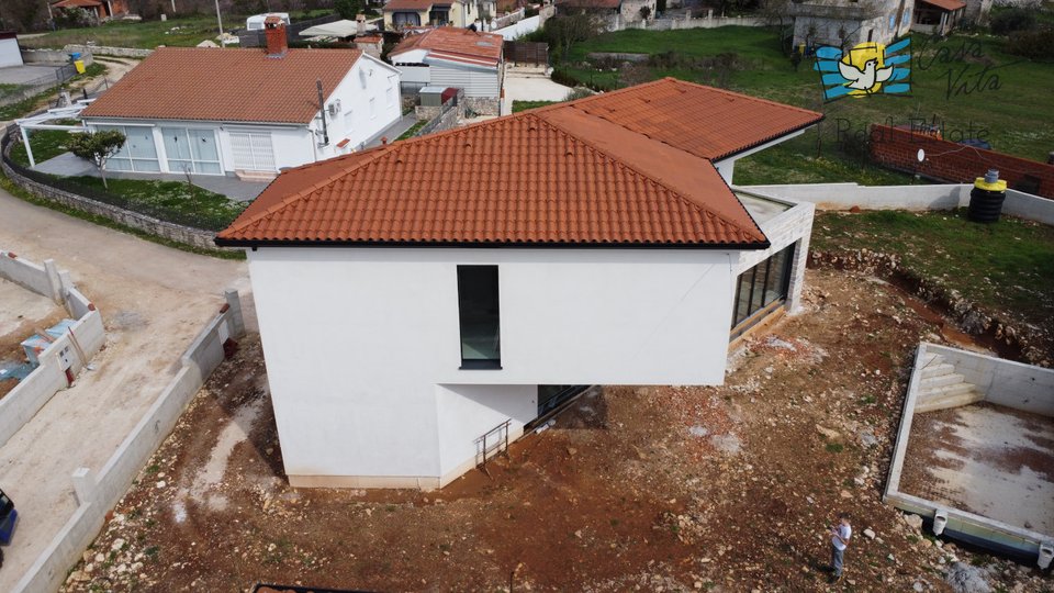 Samostojeća kuća u Istri s bazenom