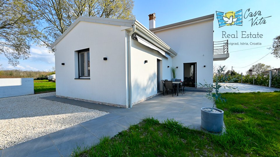 Ein neues Haus mit Pool in der Nähe von Poreč