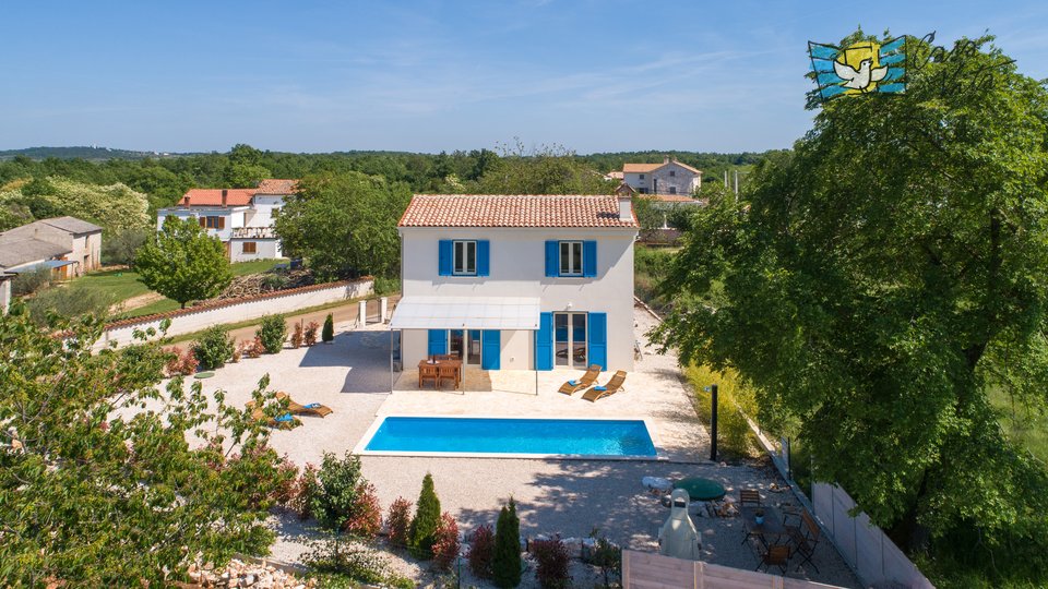 Detached house in the vicinity of Poreč with a swimming pool!