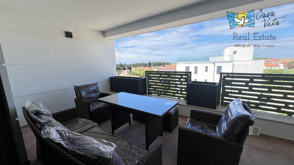 Nice and spacious apartment with a sea view - Novigrad!
