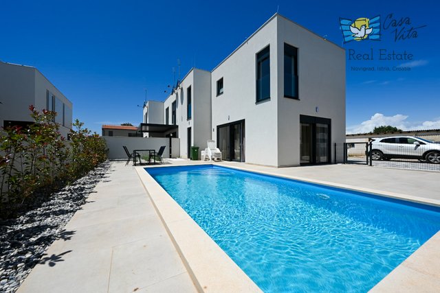 House in Novigrad - 1000m from the sea!