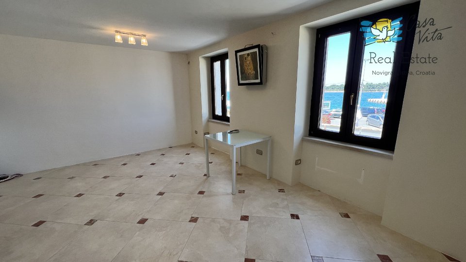 Apartment im Zentrum von Novigrad – erste Reihe zum Meer!