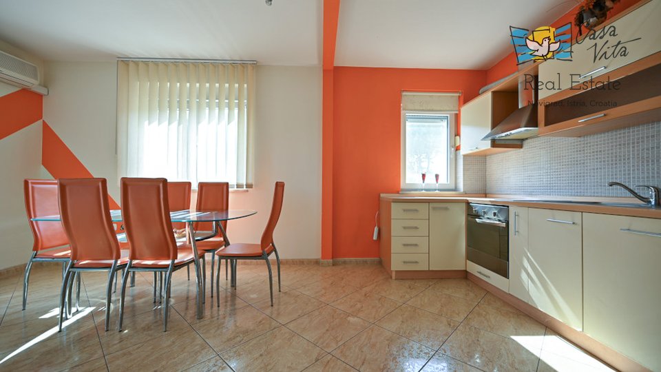 Apartment on the ground floor in a great location in Novigrad - 500m from the sea!