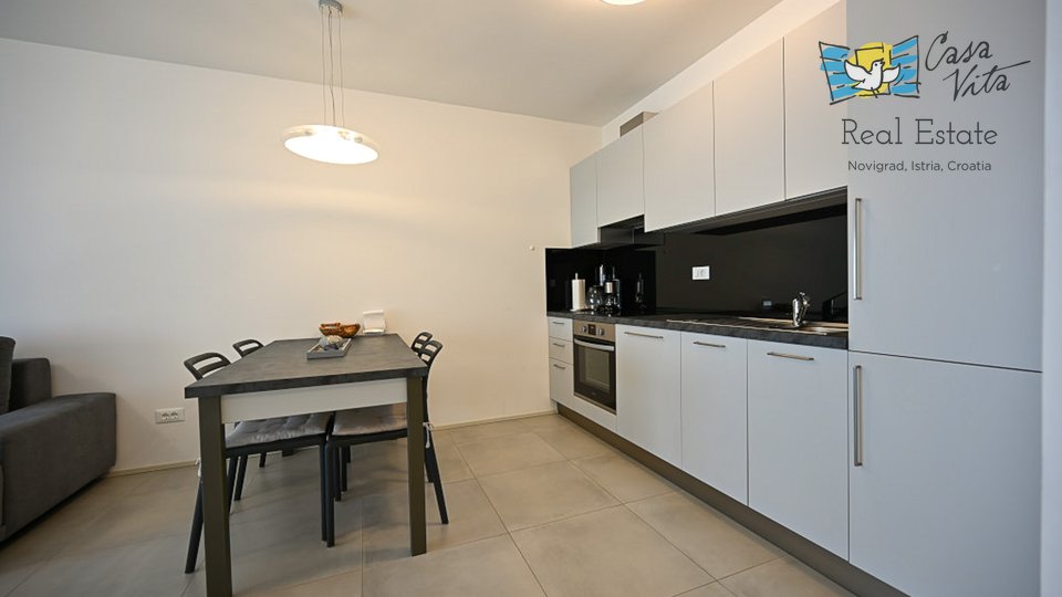 Apartment in Novigrad in a building with an elevator - 1000m from the sea!