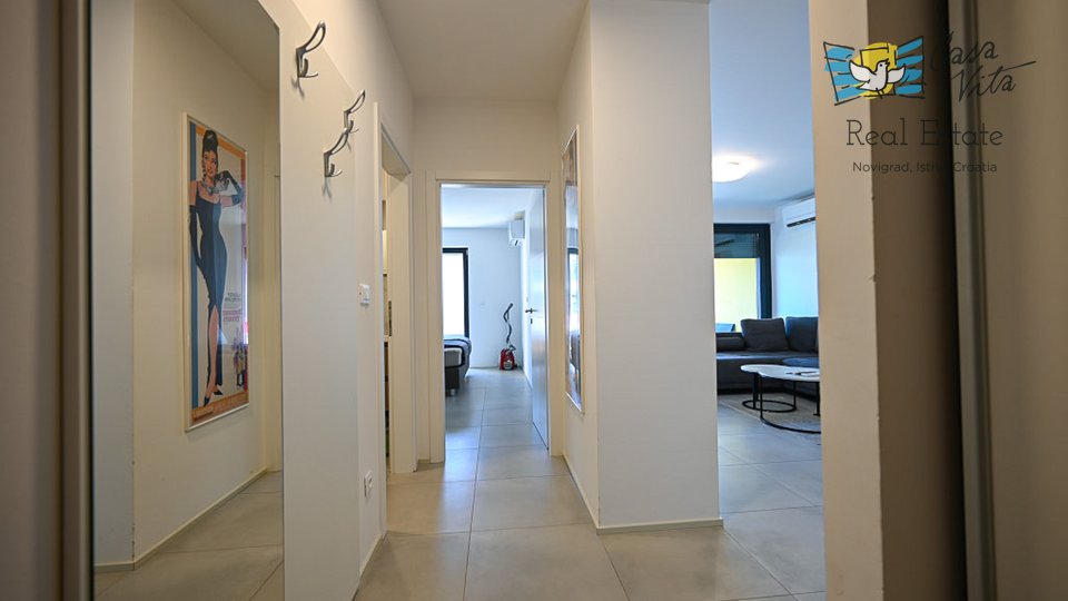 Apartment in Novigrad in a building with an elevator - 1000m from the sea!