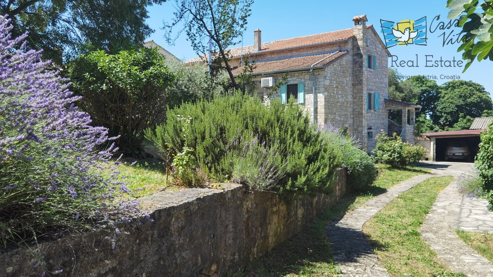 Casa in pietra d'Istria con ampio giardino!