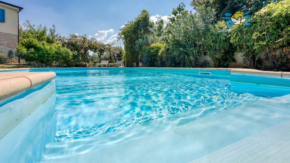 Casa indipendente a Kaštelir con una bellissima vista sul mare!