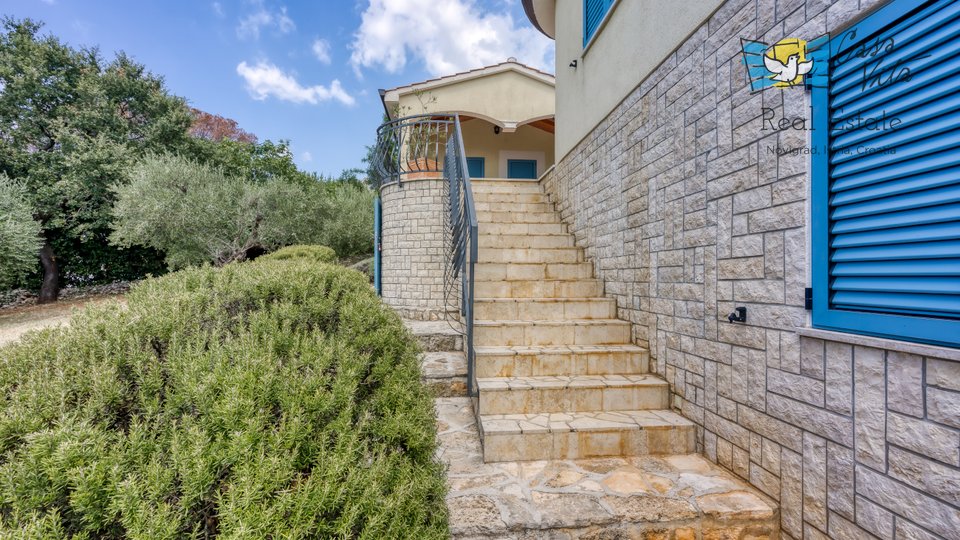 Freistehendes Haus in Kaštelir mit wunderschönem Blick auf das Meer!