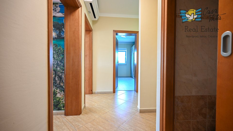 Wohnung in Novigrad mit zwei Schlafzimmern