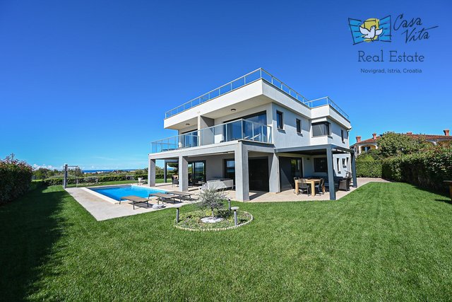 Bella casa con vista panoramica sul mare e sulla città di Cittanova - 500 metri dal mare!