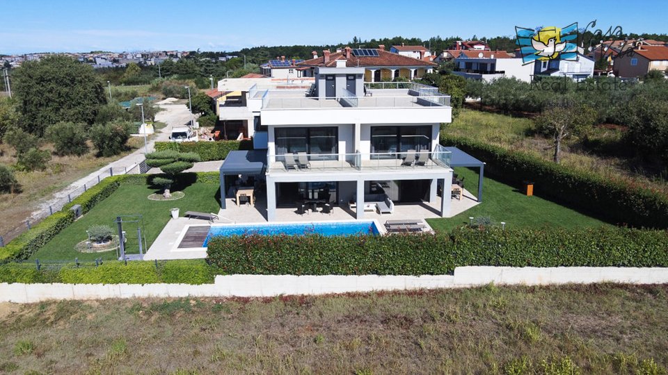 Schönes Haus mit Panoramablick auf das Meer und die Stadt Novigrad - 500 m vom Meer entfernt!