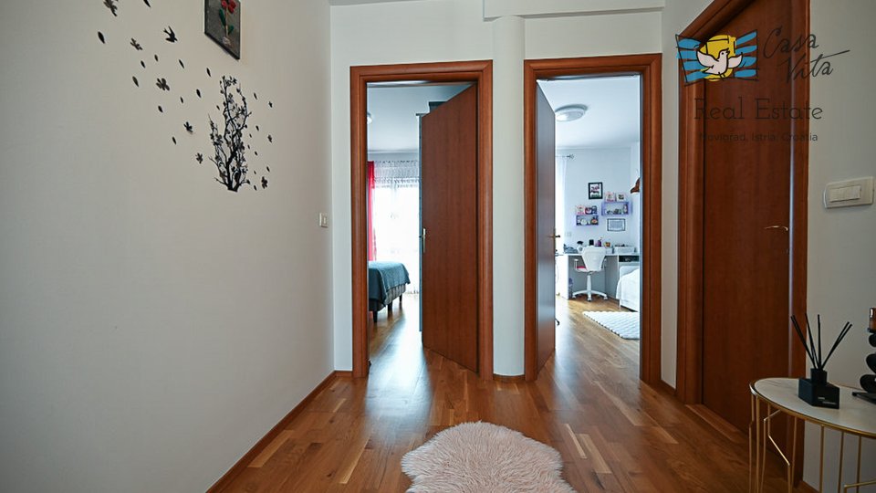 Una casa spaziosa con tre camere da letto e un bel giardino!