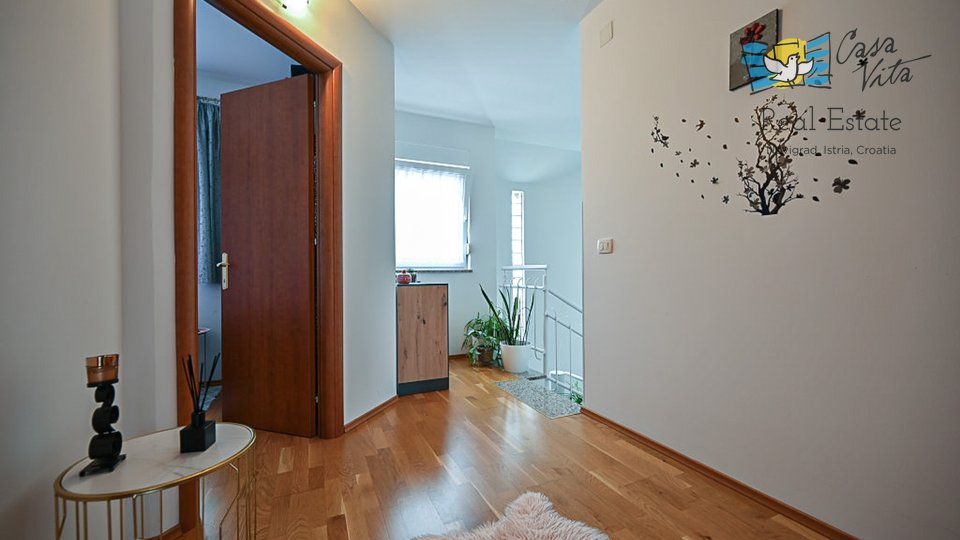 Una casa spaziosa con tre camere da letto e un bel giardino!