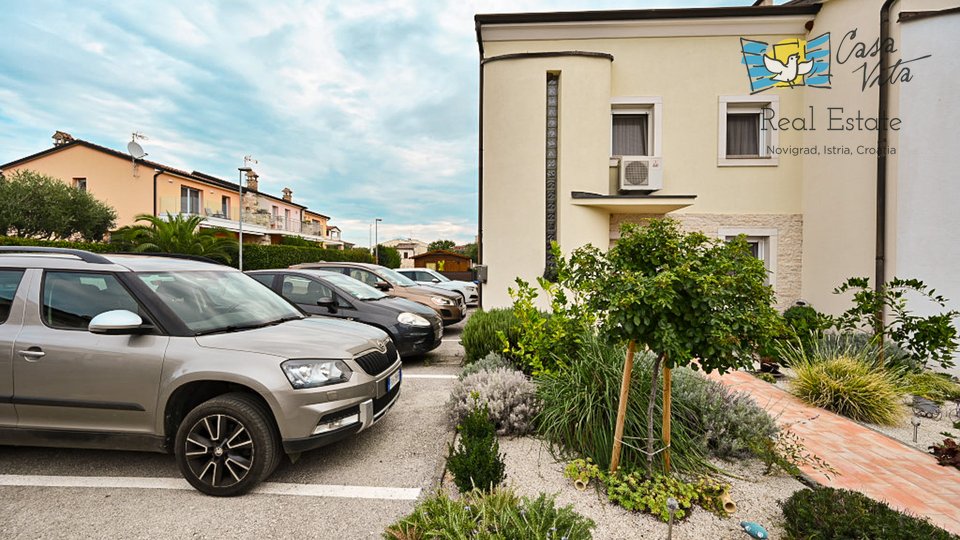 Una casa spaziosa con tre camere da letto e un bel giardino!