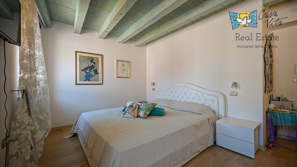 A spacious apartment in the center of Novigrad