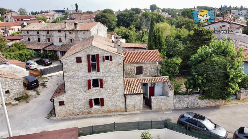 Renoviertes Steinhaus im Zentrum des Dorfes - VABRIGA!