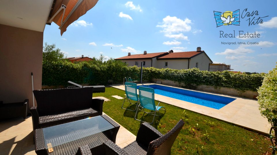 Beautiful house in Novigrad with swimming pool and nice garden.