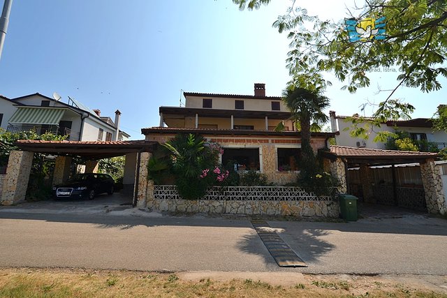 Apartment in Novigrad, 300m from the beach